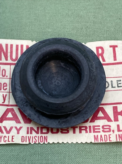 QTY 2 NEW GENUINE KAWASAKI 14040-003 CAP-CLUTCH HOLE