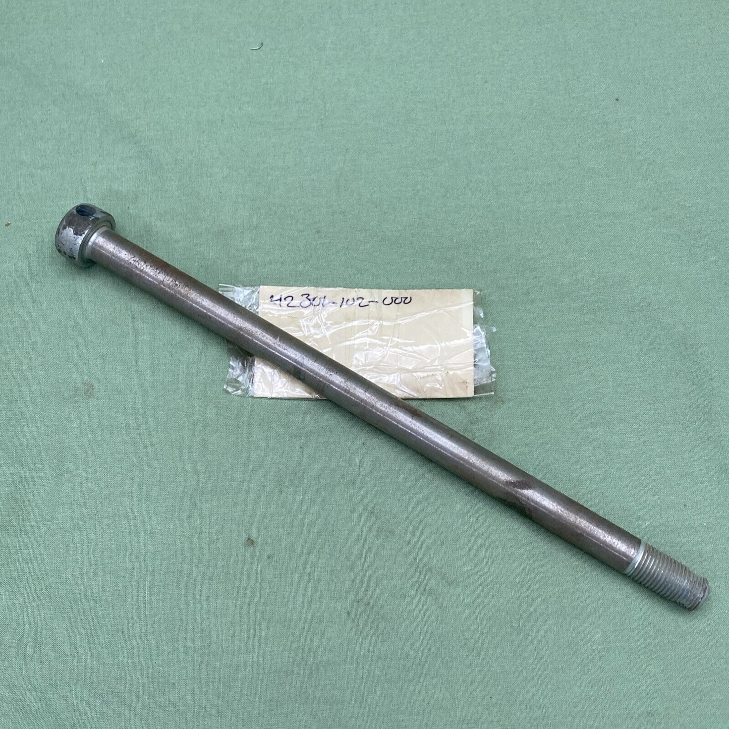 NEW REPLACES HONDA 42301-102-000 AXLE, RR. WHEEL