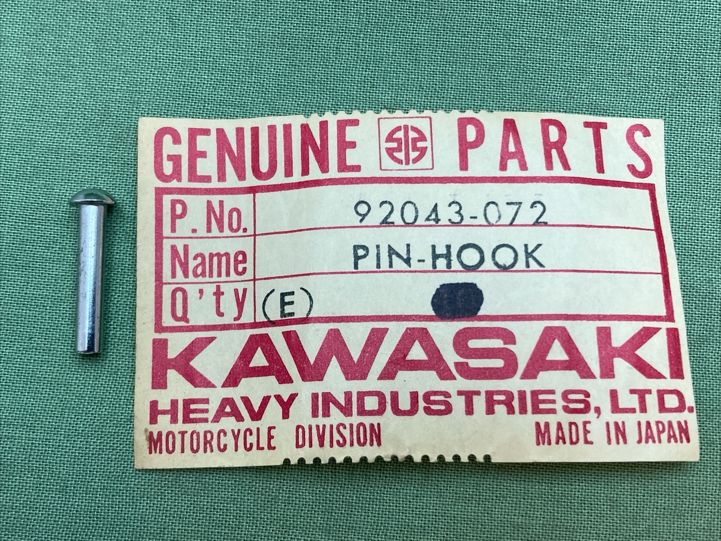 QTY 2 NEW GENUINE KAWASAKI 92043-072 PIN-HOOK