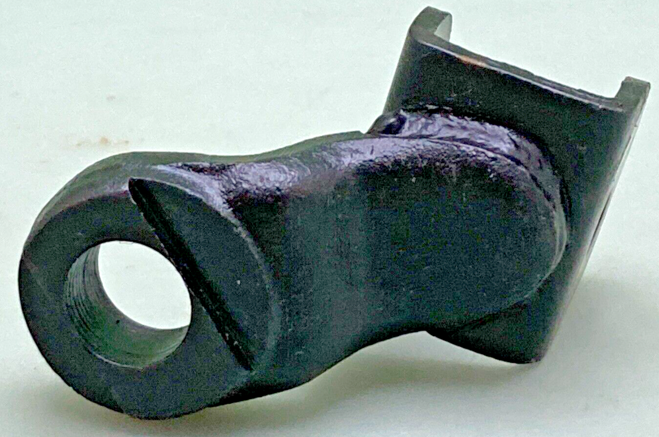 NEW GENUINE KAWASAKI 34007-013 BRACKET, L.H. FOOTREST