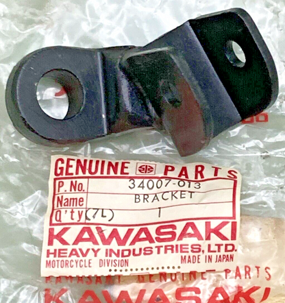 NEW GENUINE KAWASAKI 34007-013 BRACKET, L.H. FOOTREST