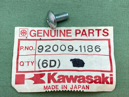 QTY 2 NEW GENUINE KAWASAKI 92009-1186 SEAT COVER SCREW