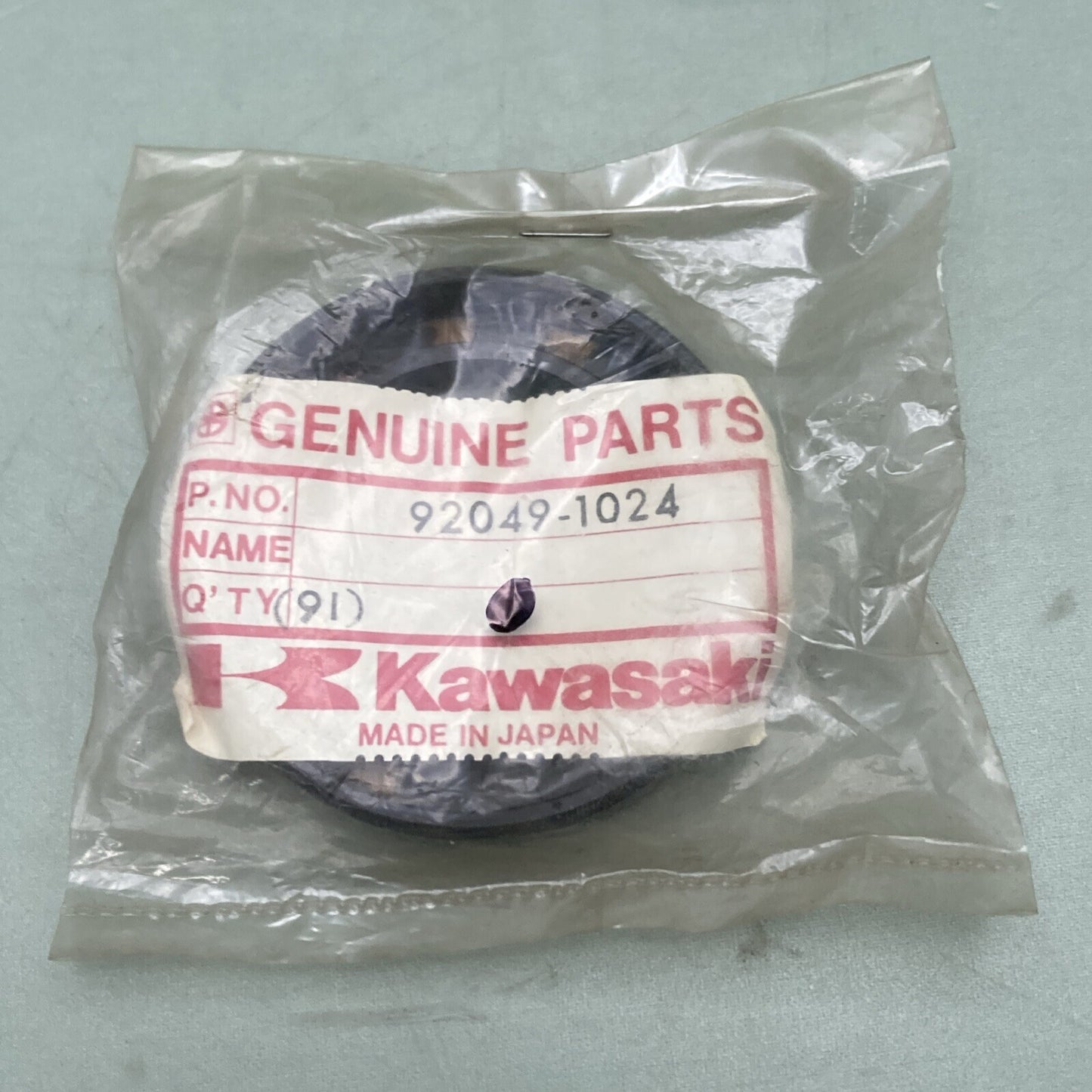 NEW GENUINE KAWASAKI 92049-1024 DRIVE SHAFT/FINAL GEARS OIL SEAL,SC35558