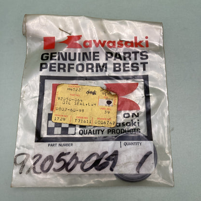 NEW GENUINE KAWASAKI 92050-064 OIL SEAL,L.H CRANKSHAFT