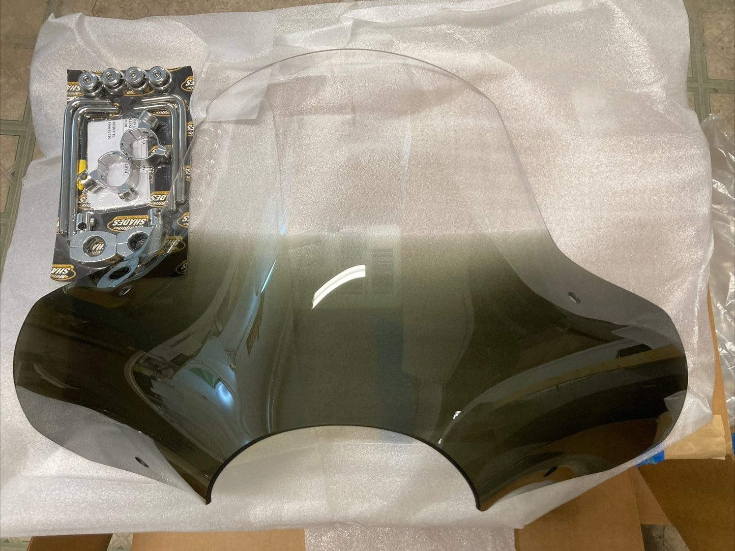 NEW MEMPHIS SHADES MEM2311 Malibu 4-Point Mount Windshield Gradient Black