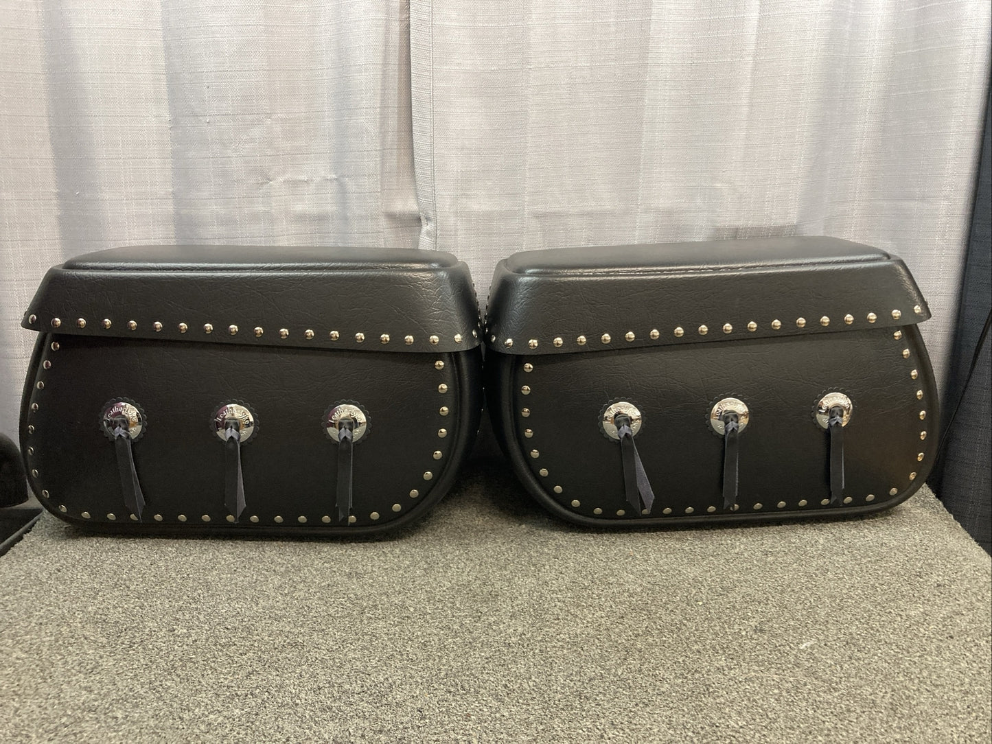 NEW LEATHERLYKE 627 HARD LOCKING SADDLEBAGS BLACK YAMAHA V-STAR XVS1300