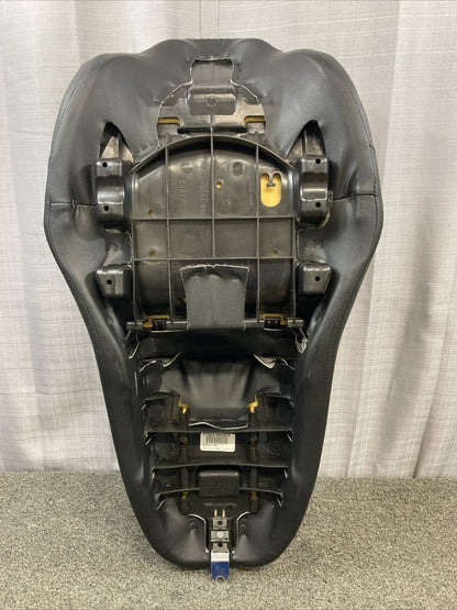 NEW GENUINE HARLEY DAVIDSON 52320-09 SEAT Touring Models 08- Up