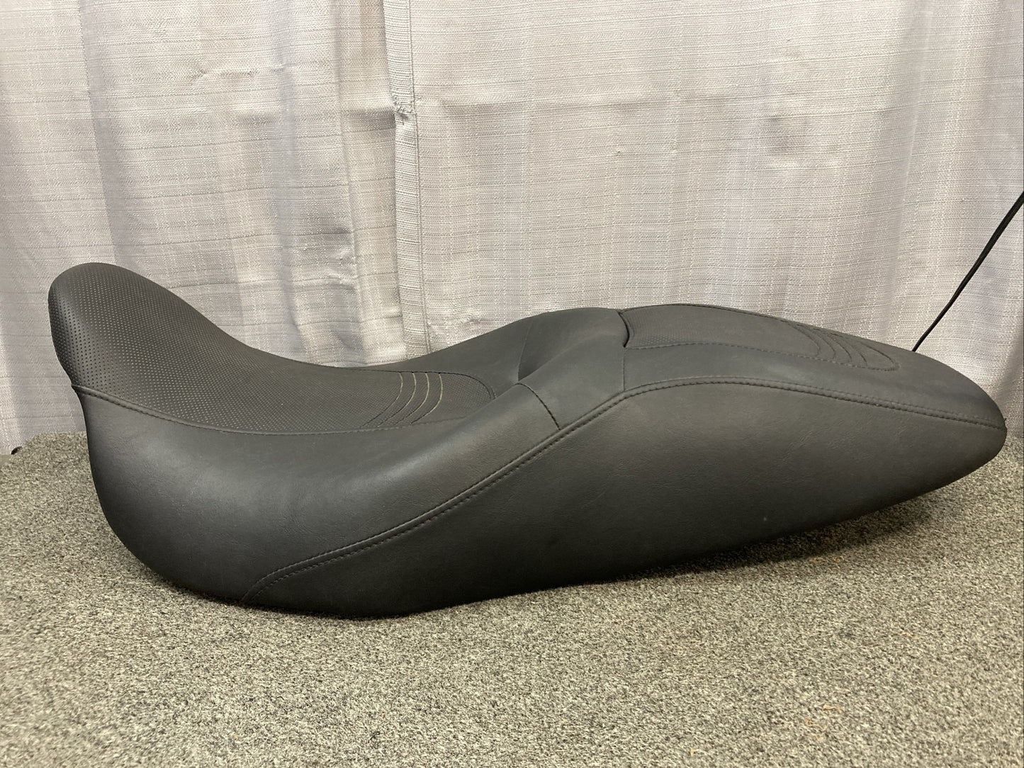 NEW GENUINE HARLEY DAVIDSON 52320-09 SEAT Touring Models 08- Up