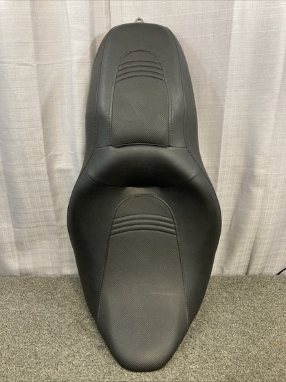 NEW GENUINE HARLEY DAVIDSON 52320-09 SEAT Touring Models 08- Up