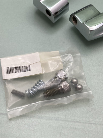 NEW Kuryakyn 607907 UNIVERSAL REAR FLOORBOARD ADAPTER WITH HARDWARE