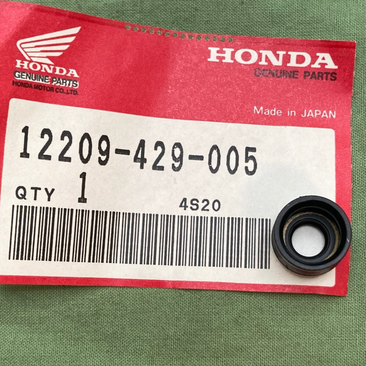 NEW GENUINE HONDA 12209-429-005 VALVE STEM SEAL
