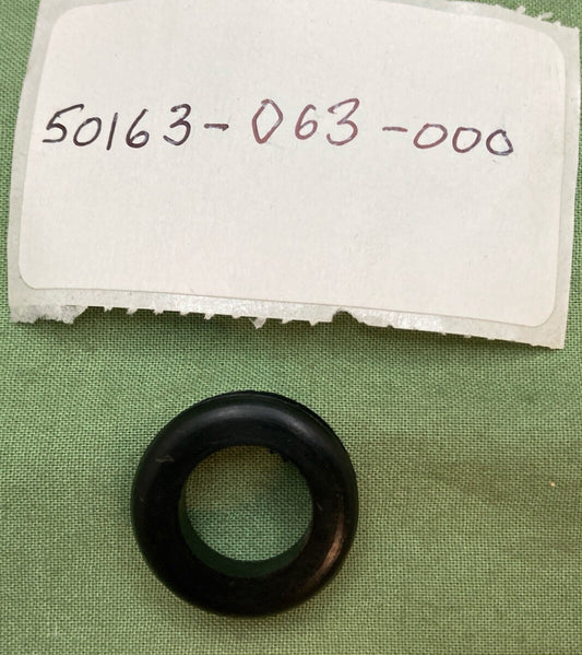 QTY 3 NEW REPLACES HONDA 50163-063-000 FEED TUBE GROMMET
