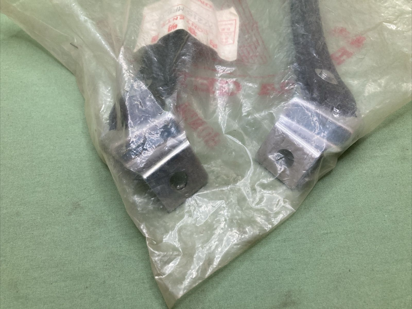 NEW GENUINE HONDA 77215-MF5-750 SEAT BELT STRAP VT500 SHADOW 500 1985