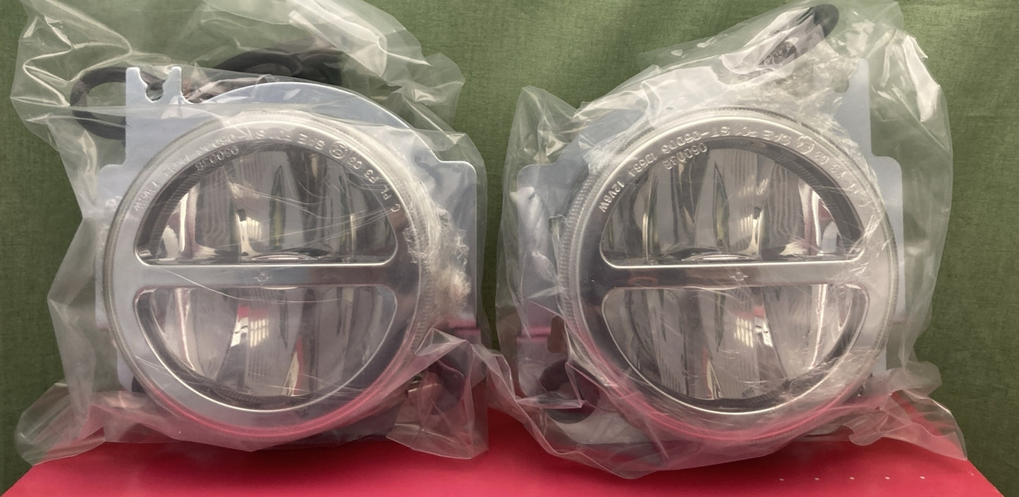 NEW GENUINE KURYAKYN 2235 LED DRIVING LIGHTS FOR GL1800 & FB6