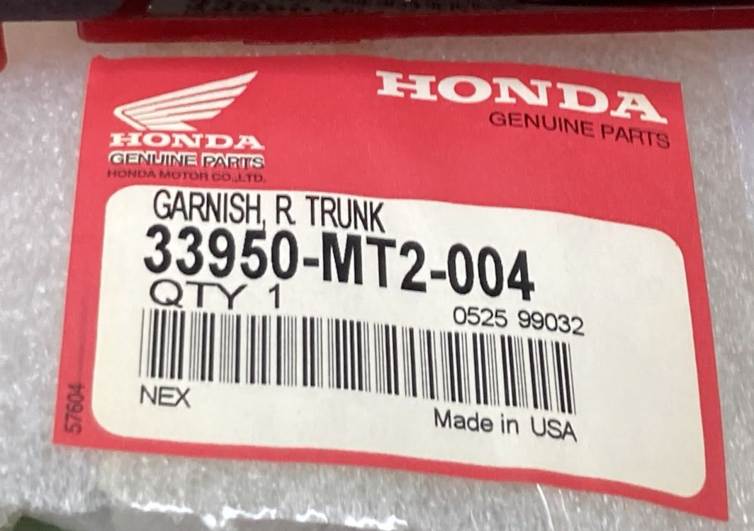 NEW GENUINE HONDA 33950-MT2-004 TRUNK GARNISH RIGHT TAIL LIGHT GOLDWING