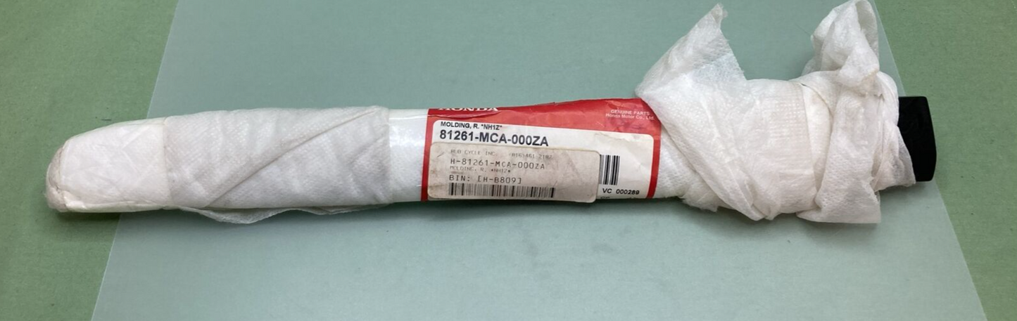 NEW GENUINE HONDA 81261-MCA-000ZA MOULDING RIGHT REAR SADDLEBAG BLACK