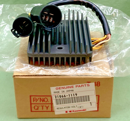 NEW GENUINE KAWASAKI 21066-1119 VOLTAGE REGULATOR 00-03 NINJA