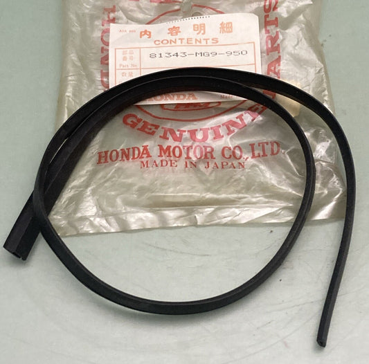 NEW GENUINE HONDA 81343-MG9-950 RUBBER TRIM MOLDING FOR GL1200 GOLDWING