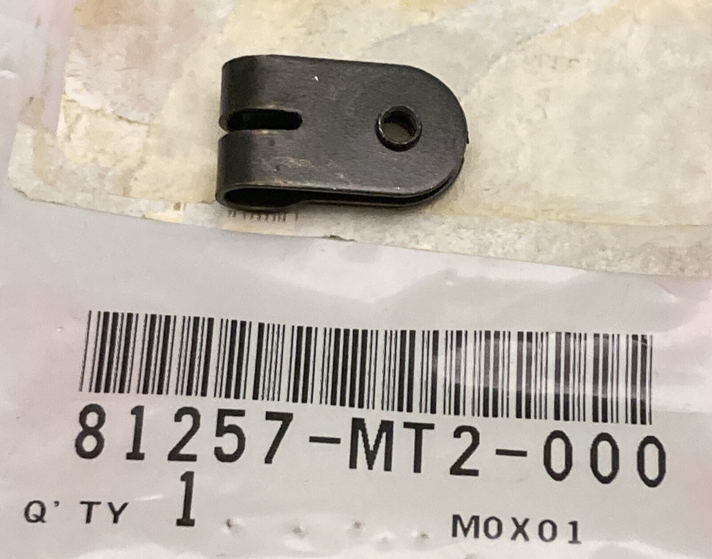 NEW GENUINE HONDA 81257-MT2-000 LID STOPPER SADDLEBAG HOLE SEAL