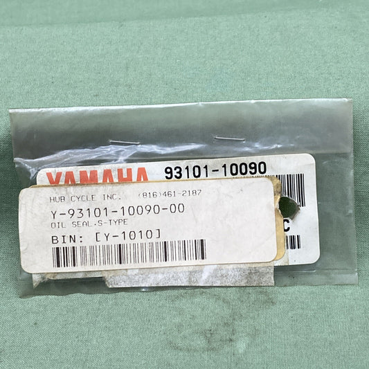 QTY 3 NEW GENUINE YAMAHA 93101-10090 CRANKCASE  Oil Seal, S - Type