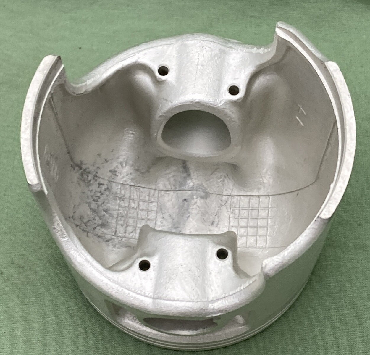 NEW GENUINE YAMAHA 61X-11636-02 CRANKSHAFT PISTON (0.50MM O/s)