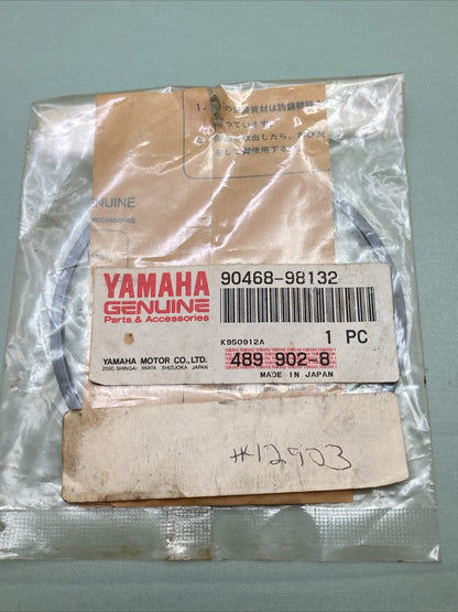 NEW GENUINE YAMAHA 90468-98132 CLIP