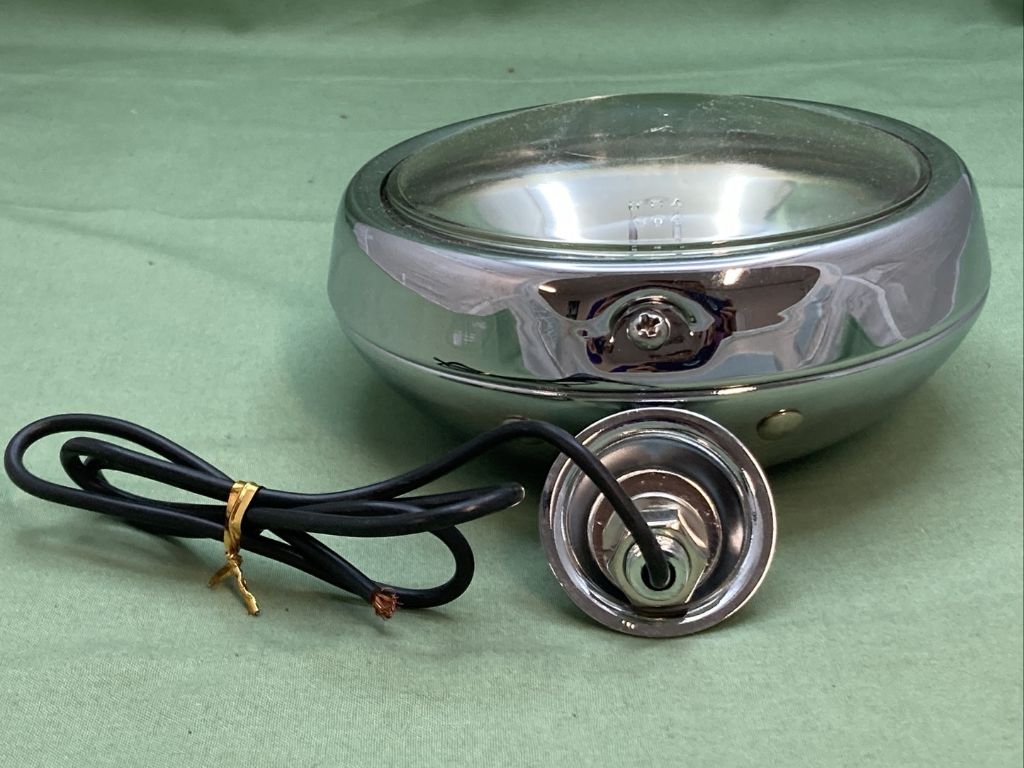 NEW EMGO 66-84170 4 1/2" SPOTLIGHT 115 MM SHALLOW CRUISER STYLE CHROME BODY