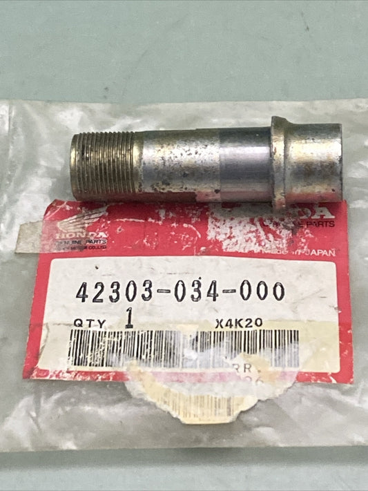 NEW GENUINE HONDA 42303-034-000 REAR SLEEVE