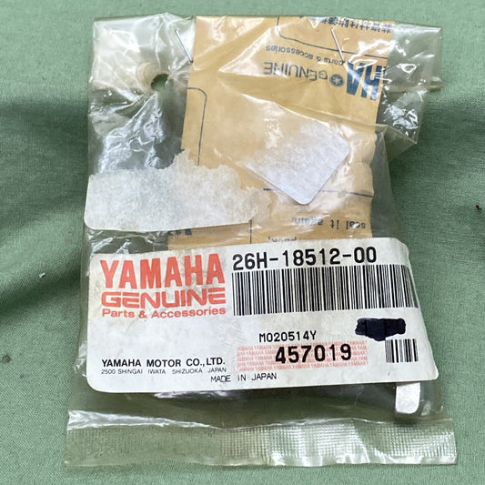 NEW GENUINE YAMAHA 26H-18512-00 Fork, Shift 2