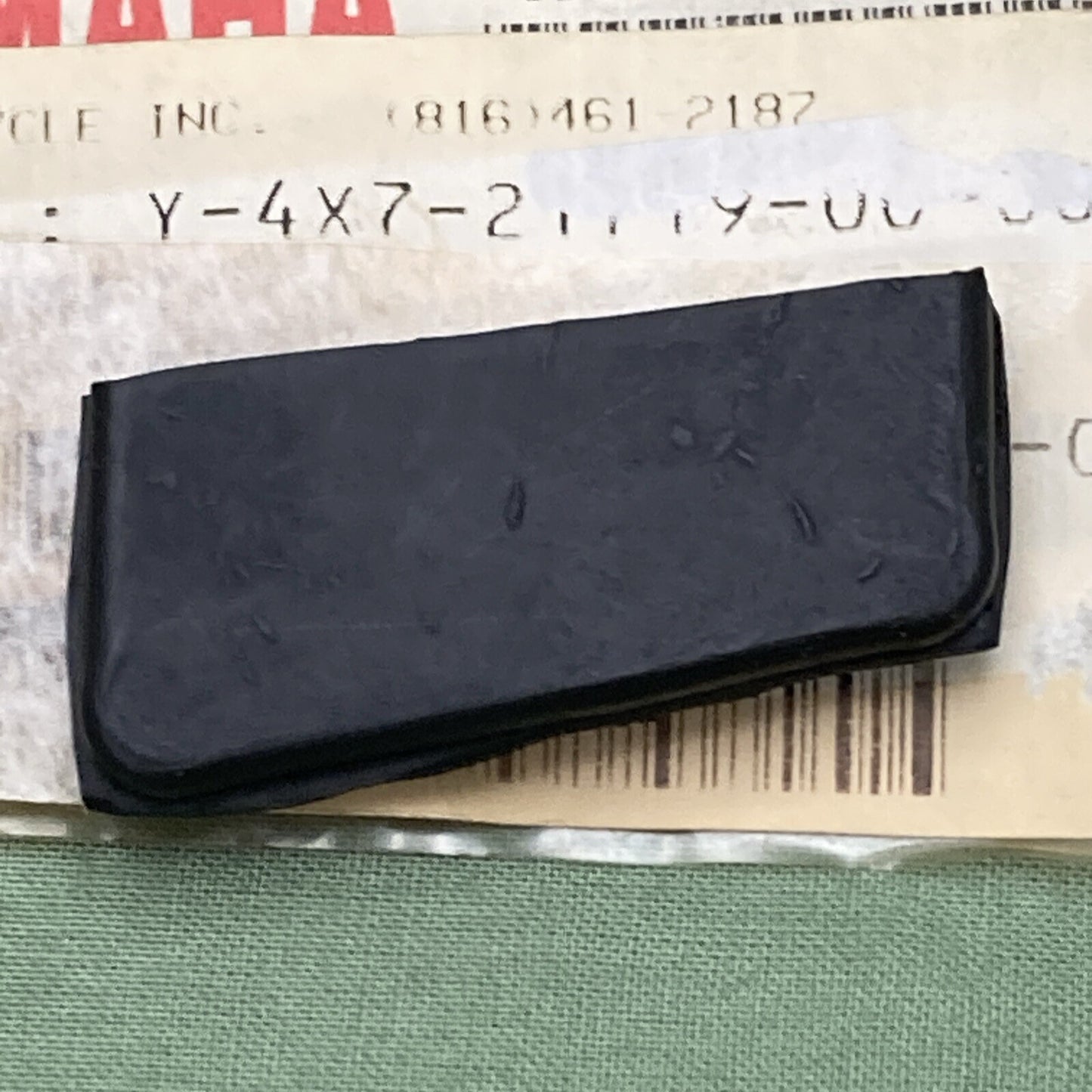 NEW GENUINE YAMAHA 4X7-21719-00 FUEL TANK Grommet