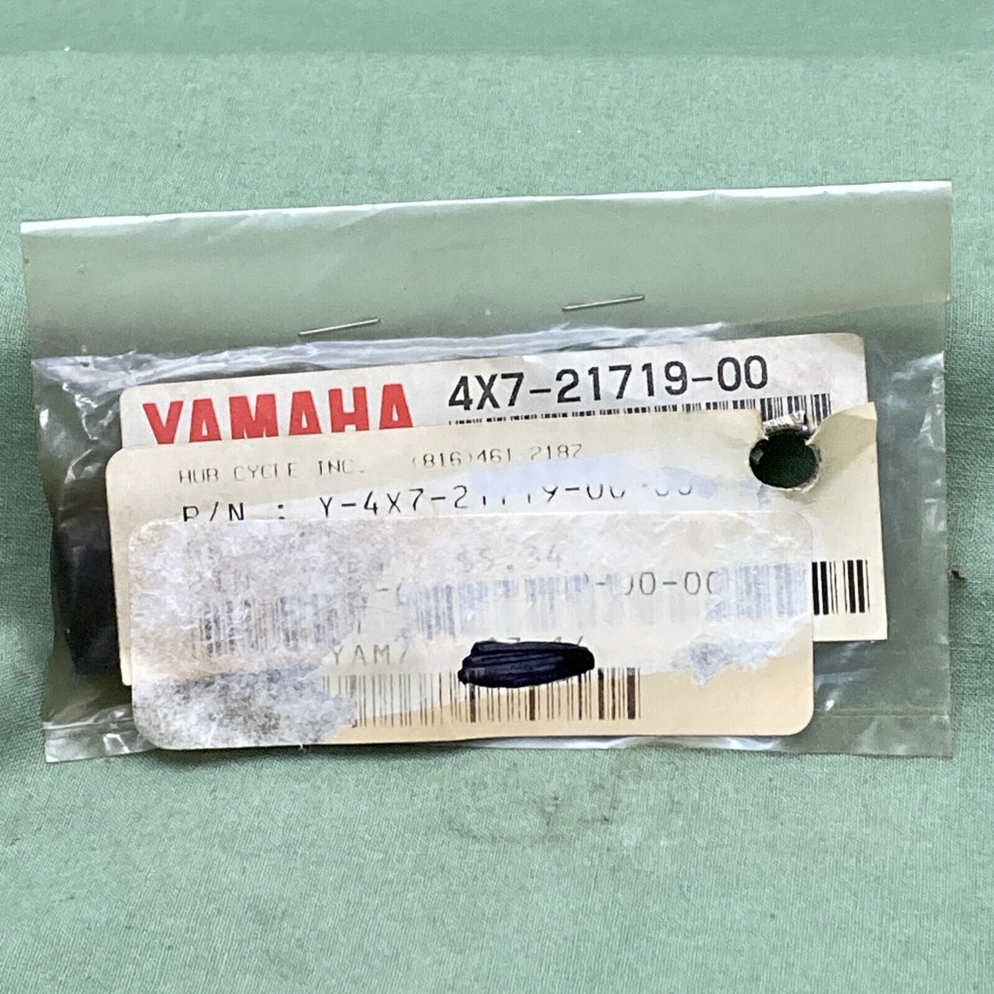 NEW GENUINE YAMAHA 4X7-21719-00 FUEL TANK Grommet