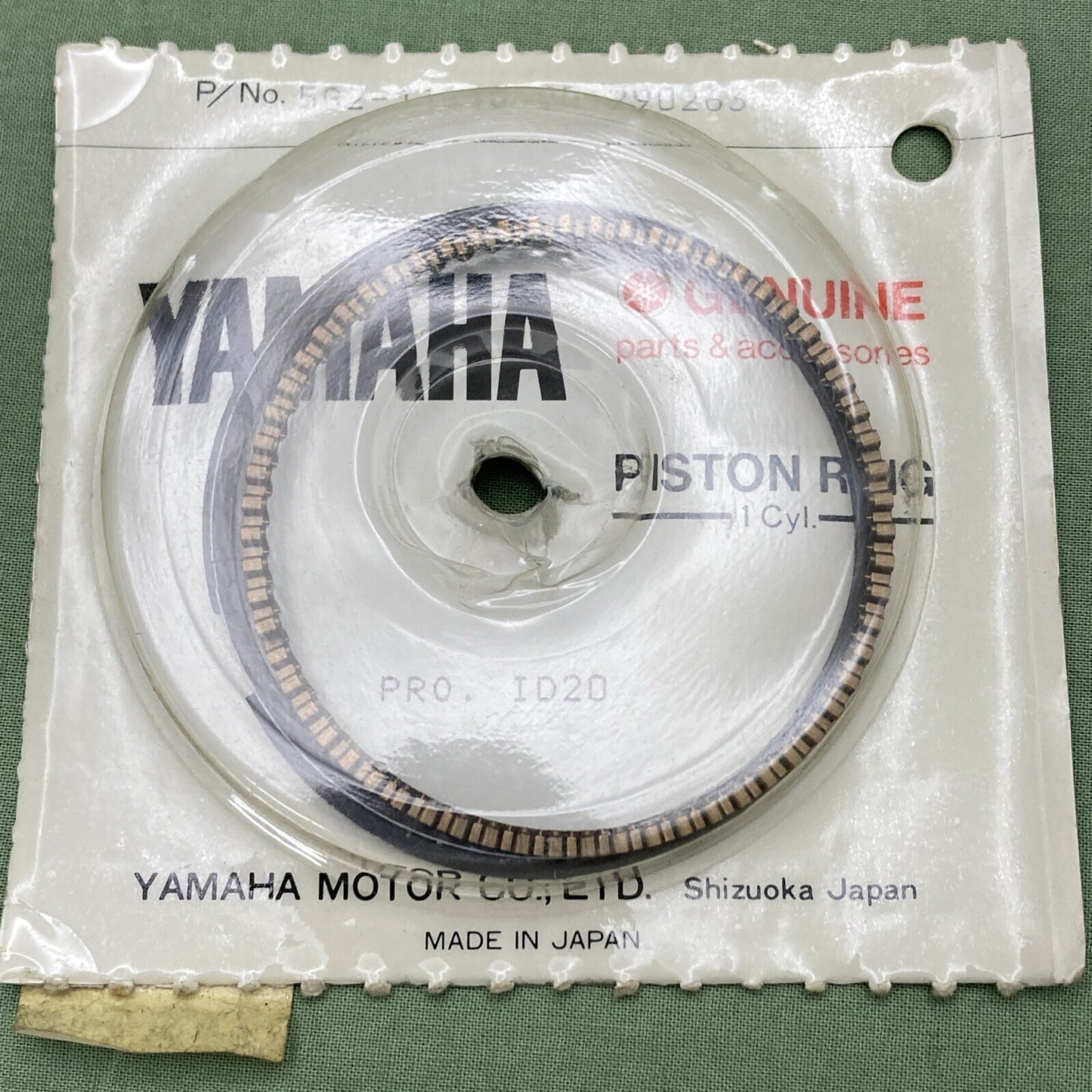 NEW GENUINE YAMAHA 5G2-11610-00 Piston Ring Set Std