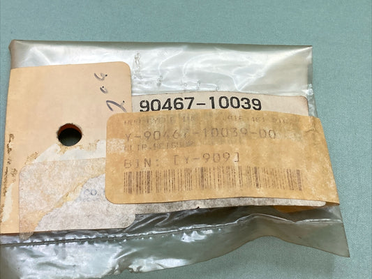 NEW GENUINE YAMAHA 90467-10039 CLIP, SCISSOR