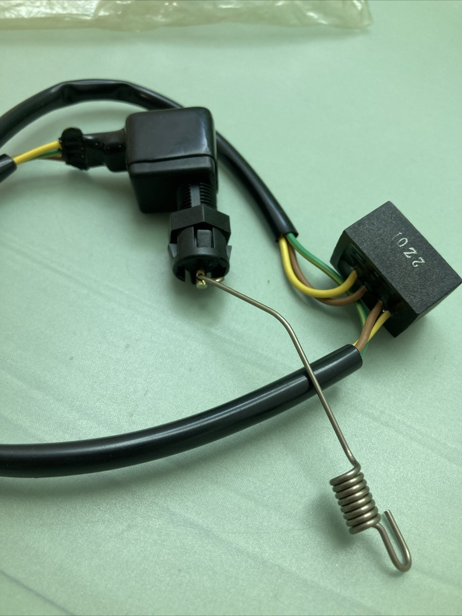 NEW GENUINE YAMAHA 2WR-82530-00 STOP SWITCH ASSEMBLY