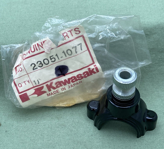 NEW GENUINE KAWASAKI 23051-1077 BRACKET-SIGNAL LAMP