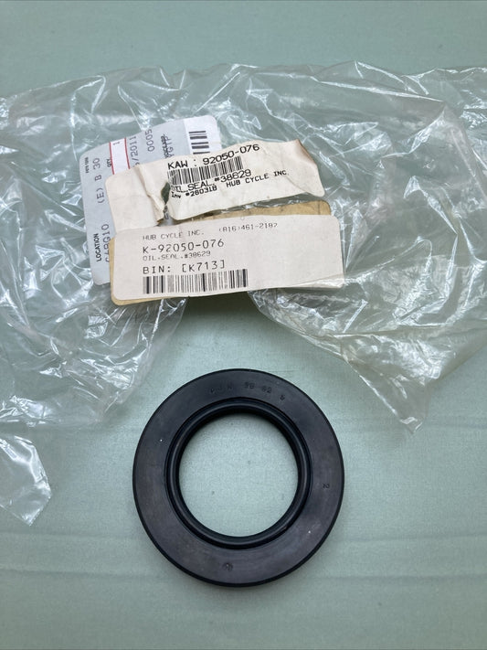 NEW KAWASAKI 92050-076 OIL SEAL