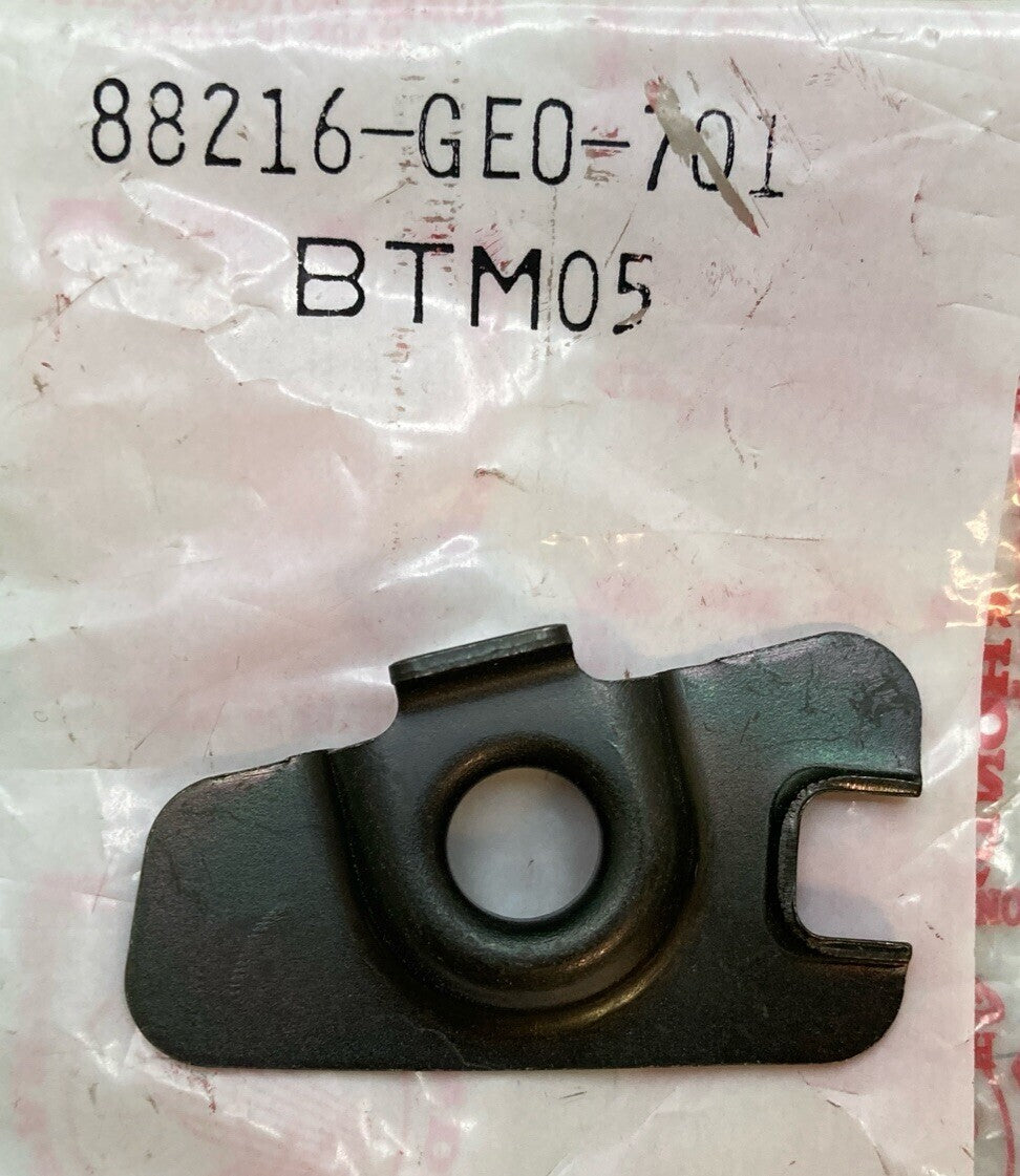 NEW GENUINE HONDA 88216-GE0-701 PLATE, L.
