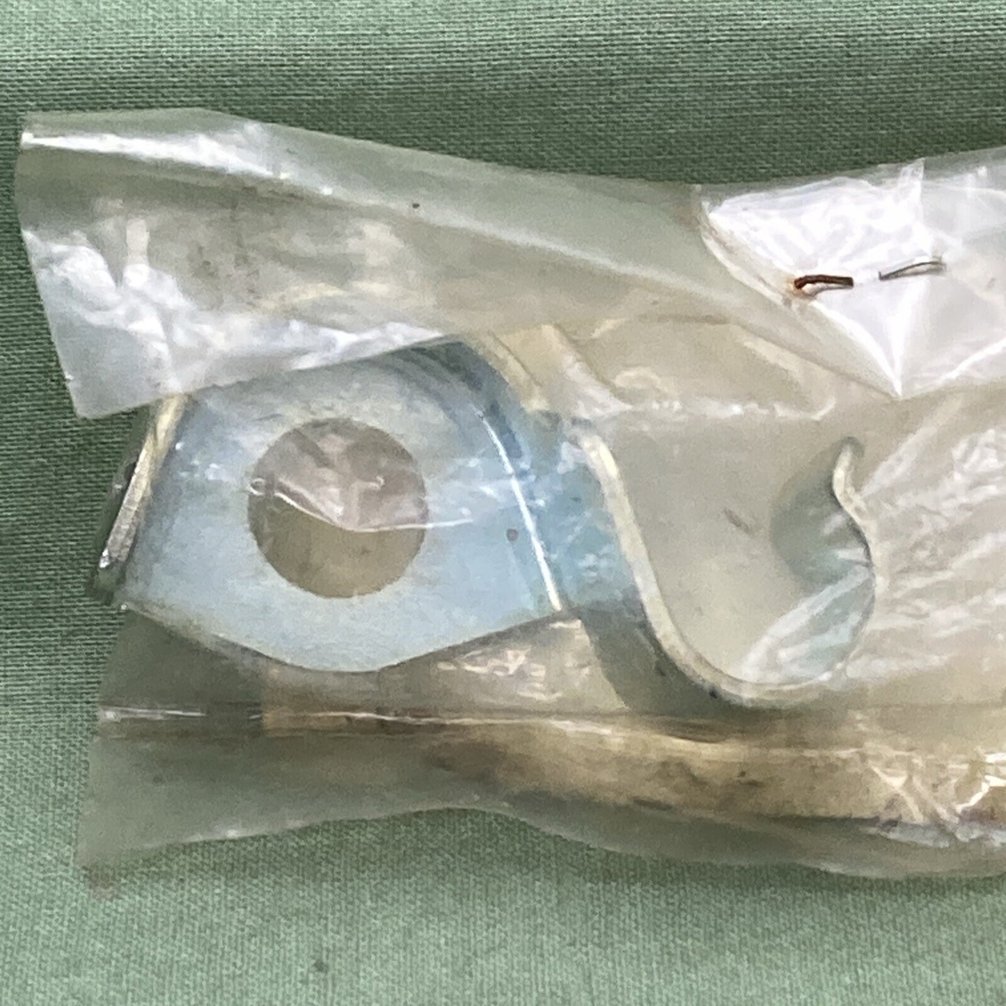 NEW GENUINE YAMAHA 2WR-23318-00-00 FRONT FORK Holder, Cable 1