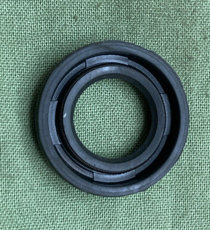 QTY 2 NEW GENUINE HONDA 91201-035-010 OIL SEAL (12X21X4)
