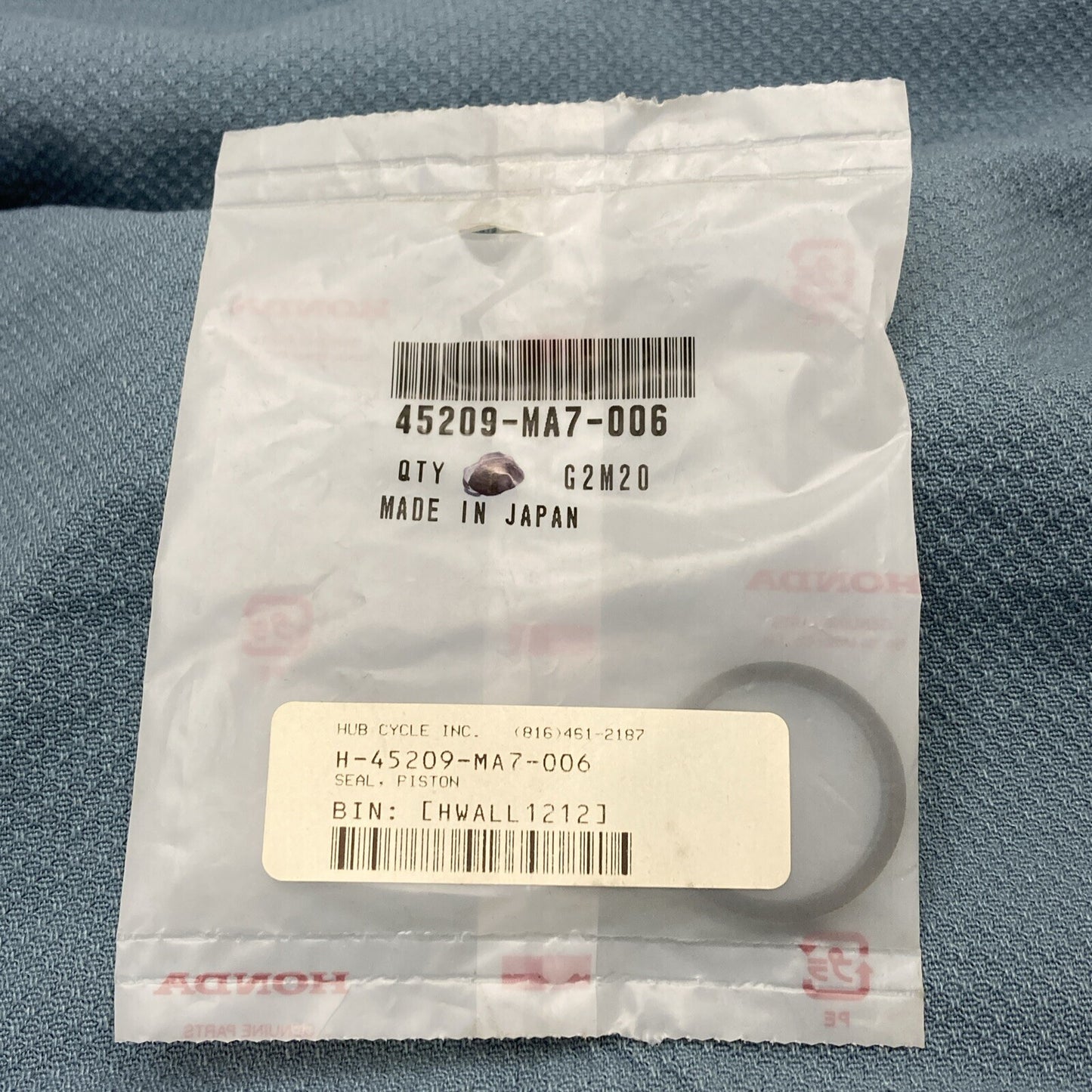 QTY 2 NEW GENUINE HONDA 45209-MA7-006 FRONT BRAKE CALIPER Seal, Piston