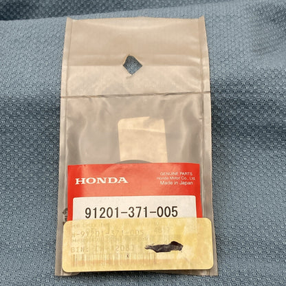 NEW GENUINE HONDA 91201-371-005 CRANKSHAFT Oil Seal (35X55X8)