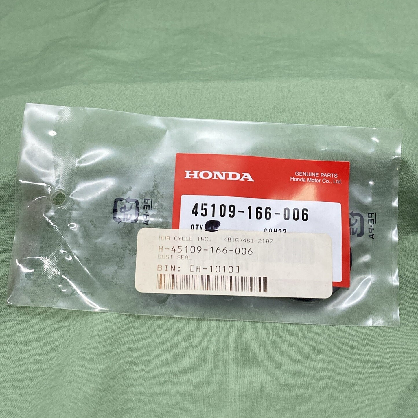 NEW GENUINE HONDA 45109-166-006 FRONT BRAKE CALIPER Dust Seal