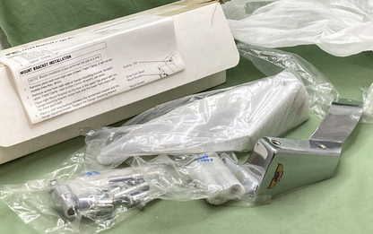 NEW REPLACES HONDA 55-3388 MOUNTING KIT, WINDSHIELD VT750