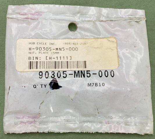 NEW GENUINE HONDA 90305-MN5-000 AIR DUCT Nut, Plate (5MM)