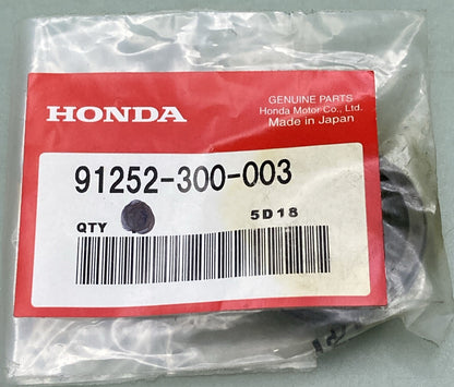 NEW GENUINE HONDA 91252-300-003 FRONT WHEEL Dust Seal (22X36X8)
