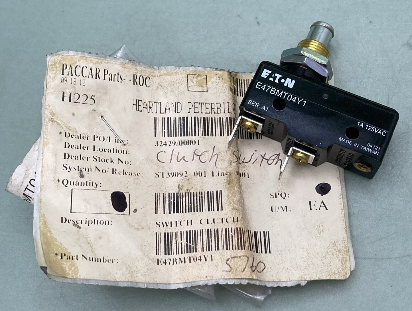 NEW GENUINE PETERBILT E47BMT04Y1 SWITCH-CLUTCH