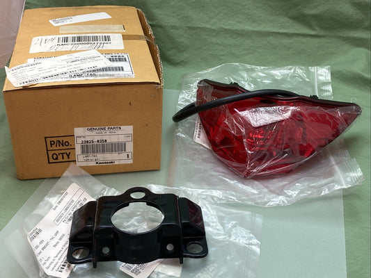 NEW GENUINE KAWASAKI 23025-0350 LAMP, TAIL