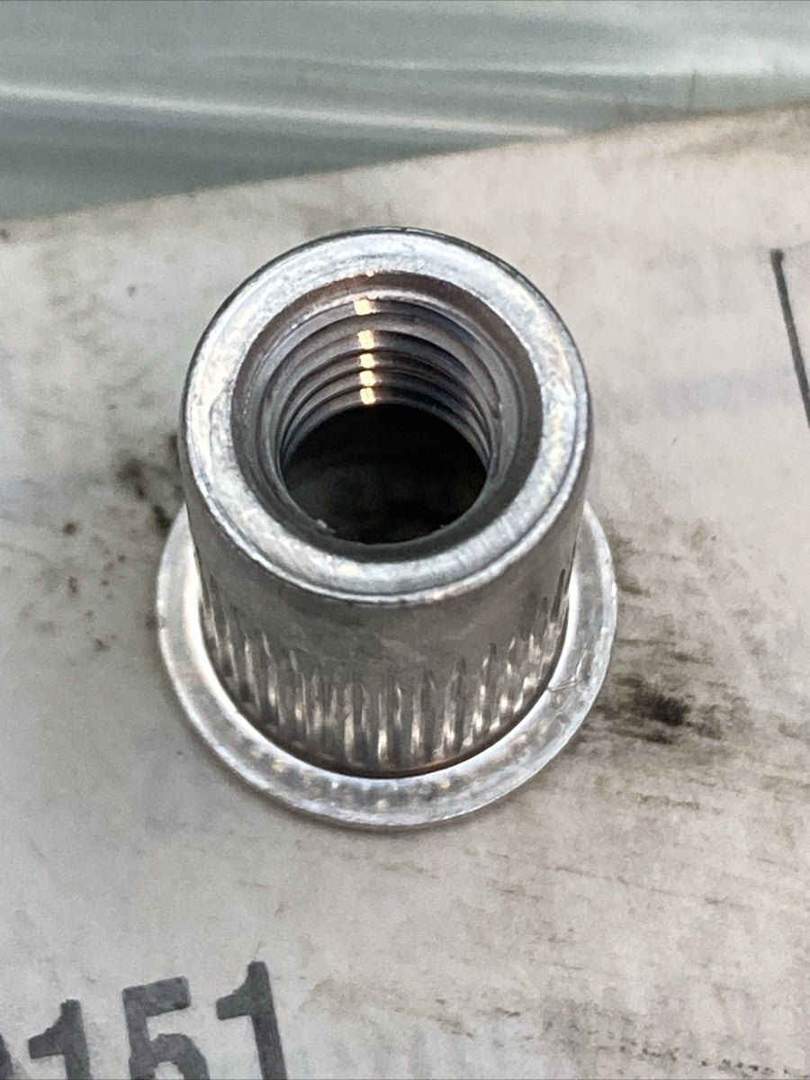 NEW GENUINE FASTENAL 0125637 1/4-20 .027-.165 Large Flange Ribbed Nutsert Alumin