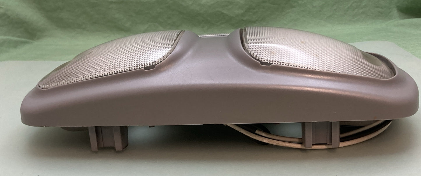 PETERBILT 16-09008-221 Lamp-Dome Cab Gray GRAKON 2075G
