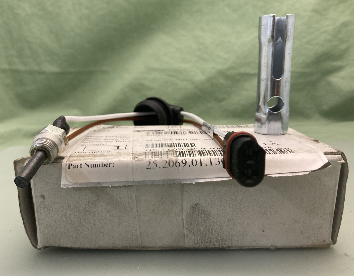 NEW GENUINE PACCAR 25.2069.01.1300.2Z Pin Glow 12 V W/Wrench D2/4 AiR
